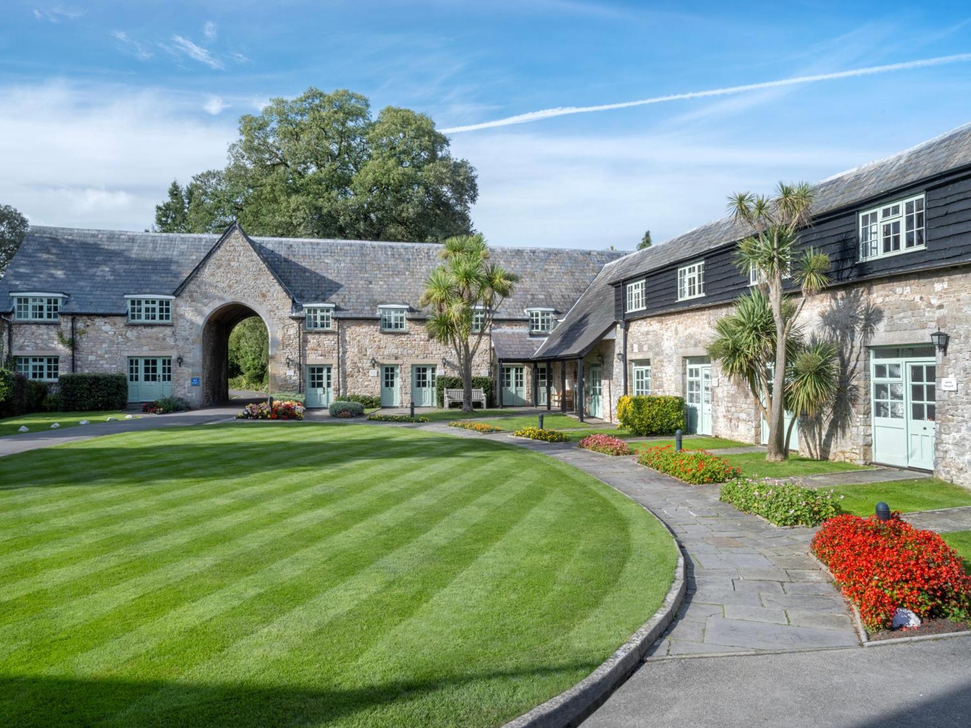 Delta Hotels By Marriott St Pierre Country Club Mathern Eksteriør bilde
